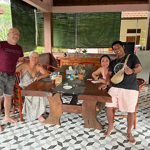 https://our-bali-homestay.ubudhotelsnow.com