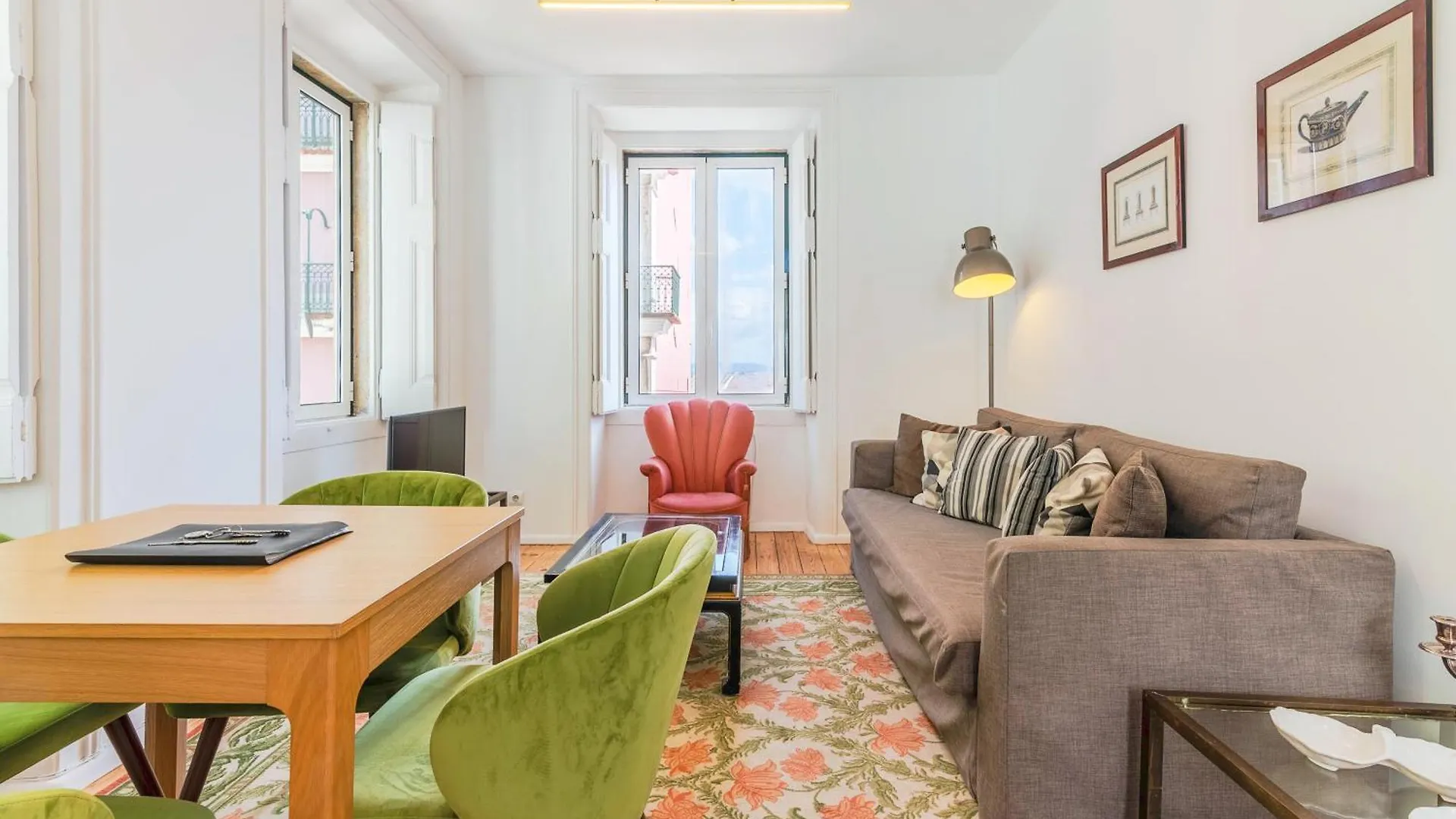 Portas Do Teatro Apartments Lisbona